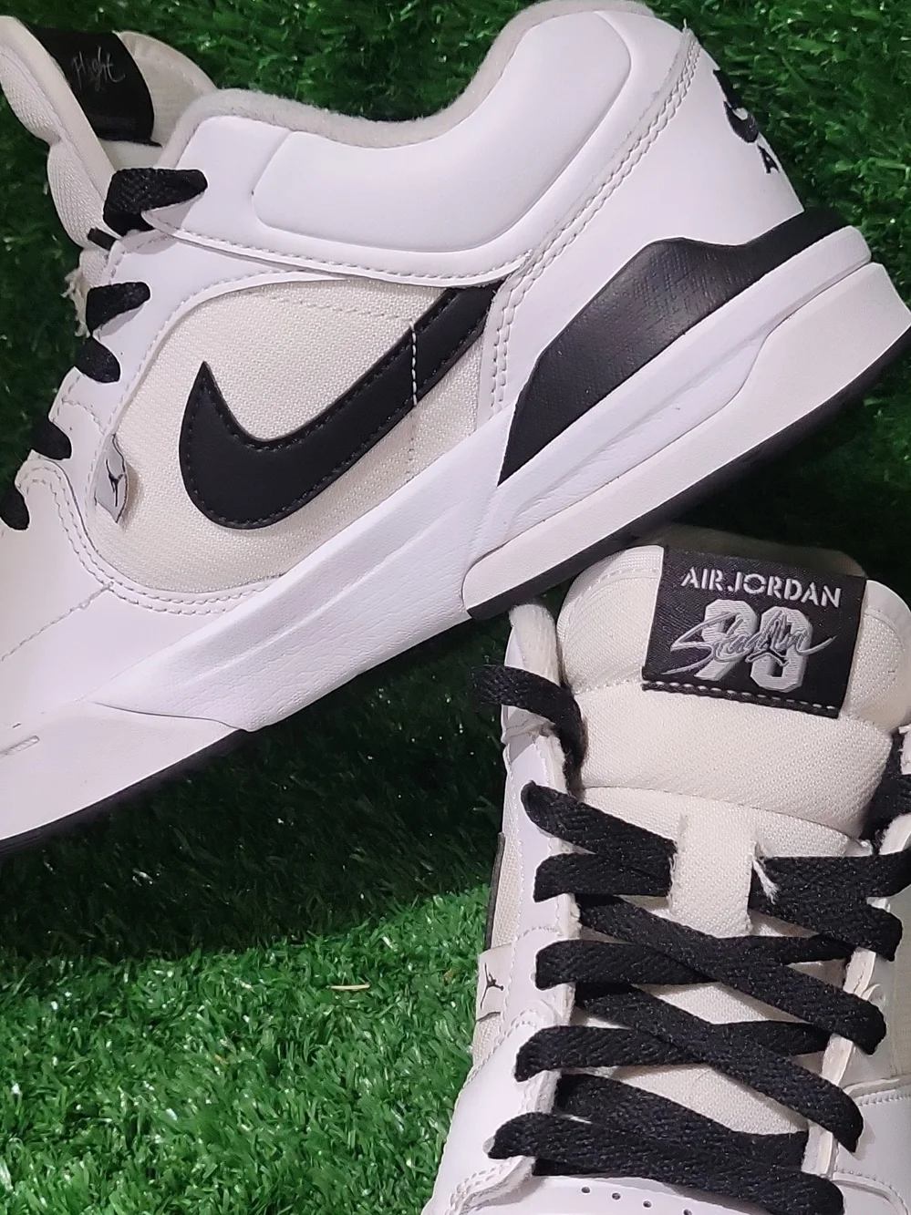 Jordan Men’s White and Black Low-Top Sneakers
